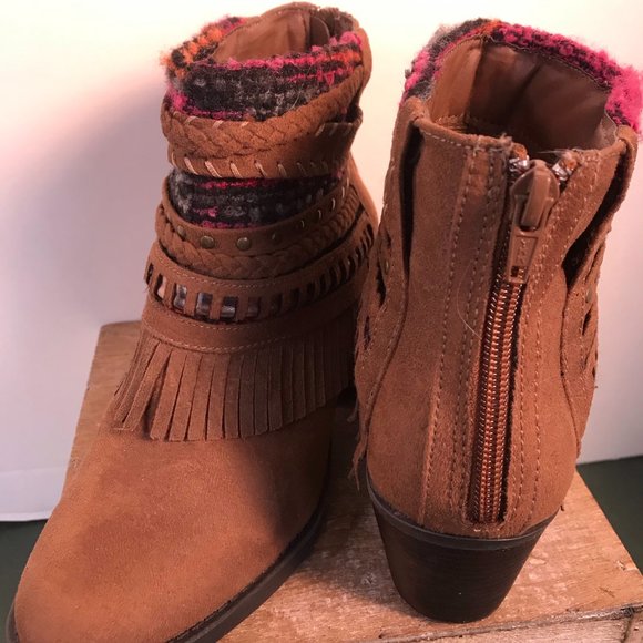 Mudd Tan Suede With Five Straps Across Ankle - Picture 3 of 9